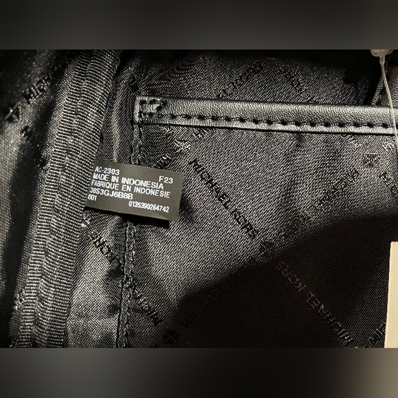 $328 Michael Kors Jet Set MD Chain Backpack Handbag Designer MK Bag NWT - Picture 8 of 9